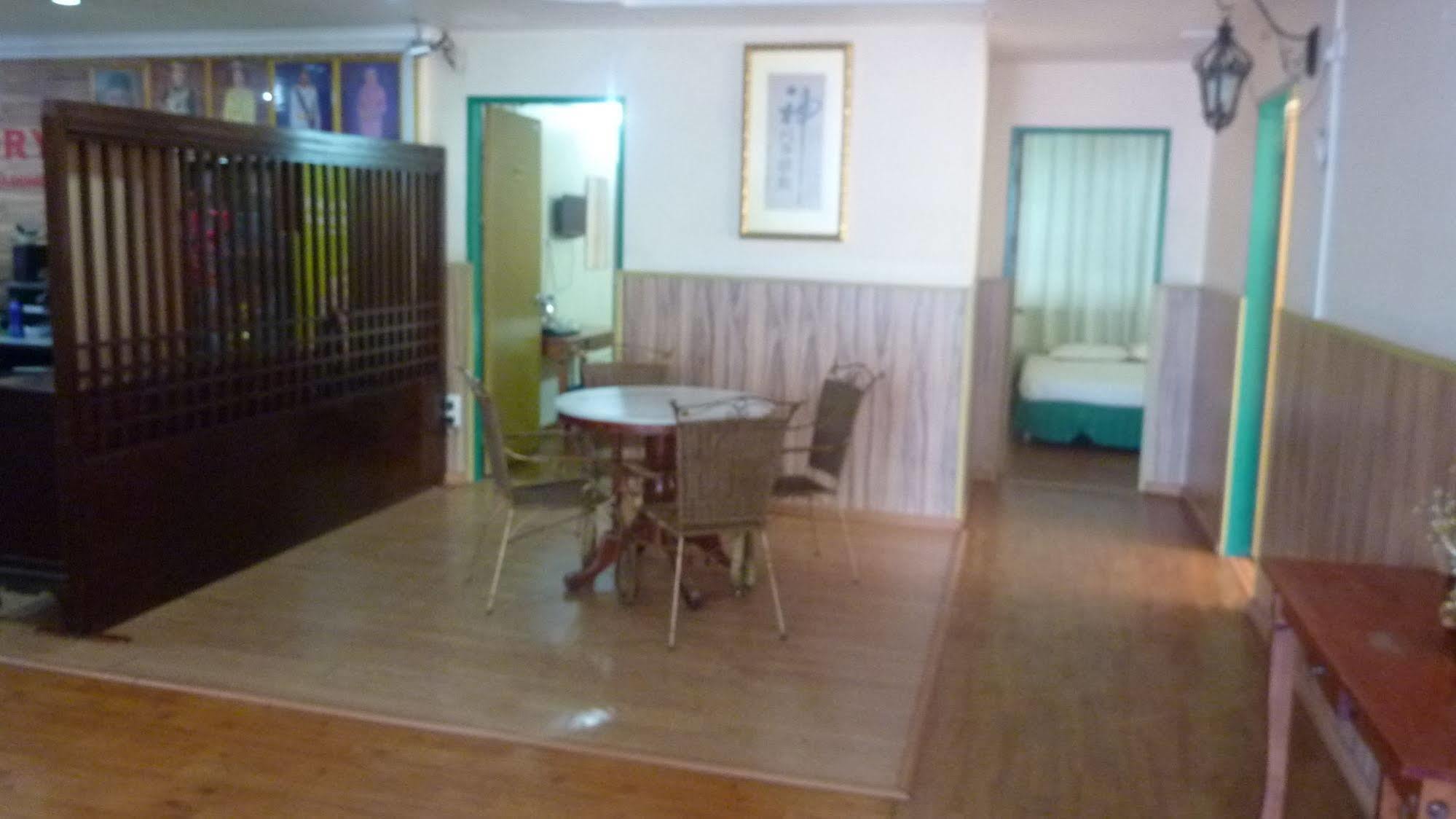 7 Hung Hung Inn โกตาคินาบาลู ภายนอก รูปภาพ