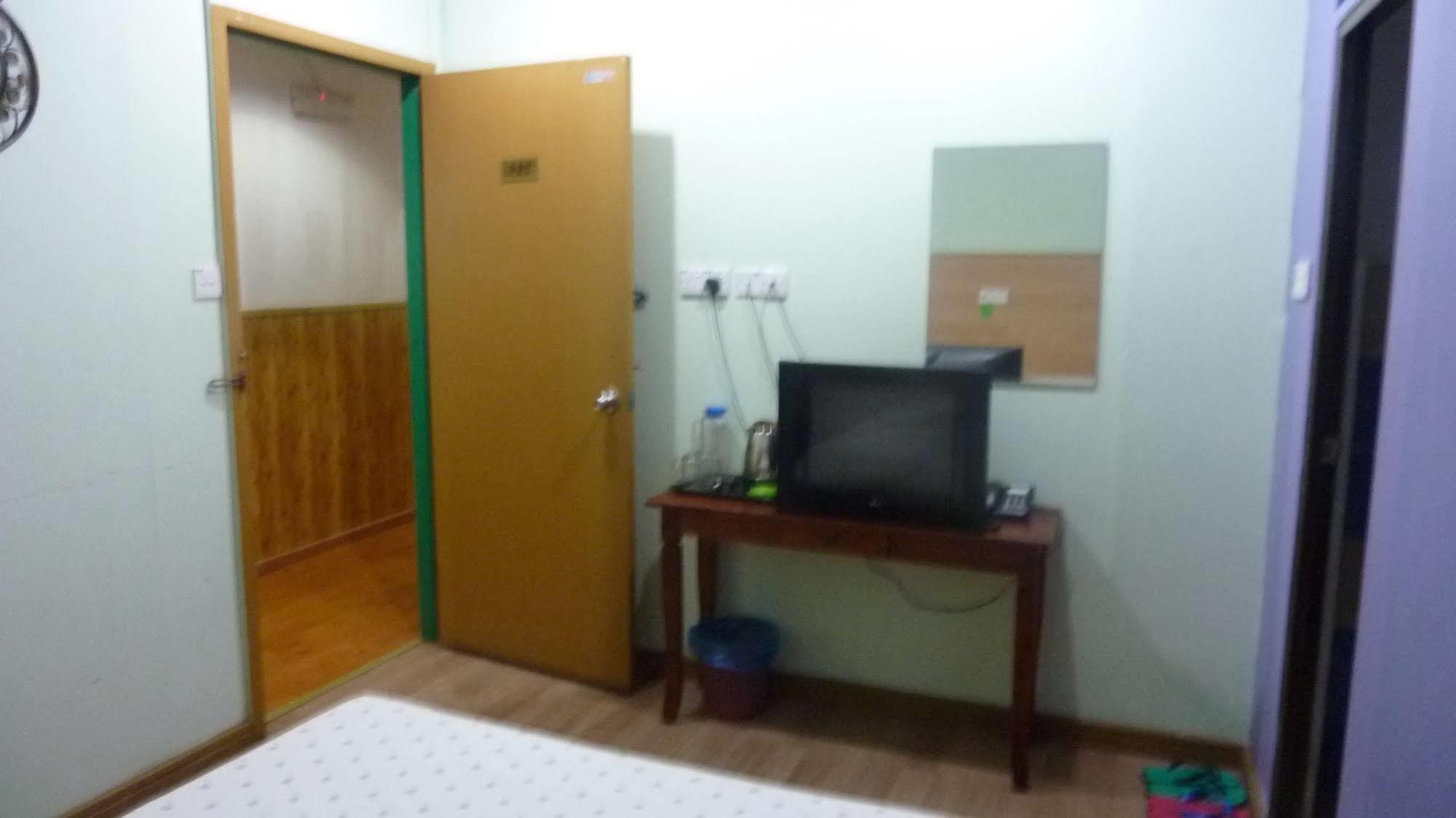 7 Hung Hung Inn โกตาคินาบาลู ภายนอก รูปภาพ