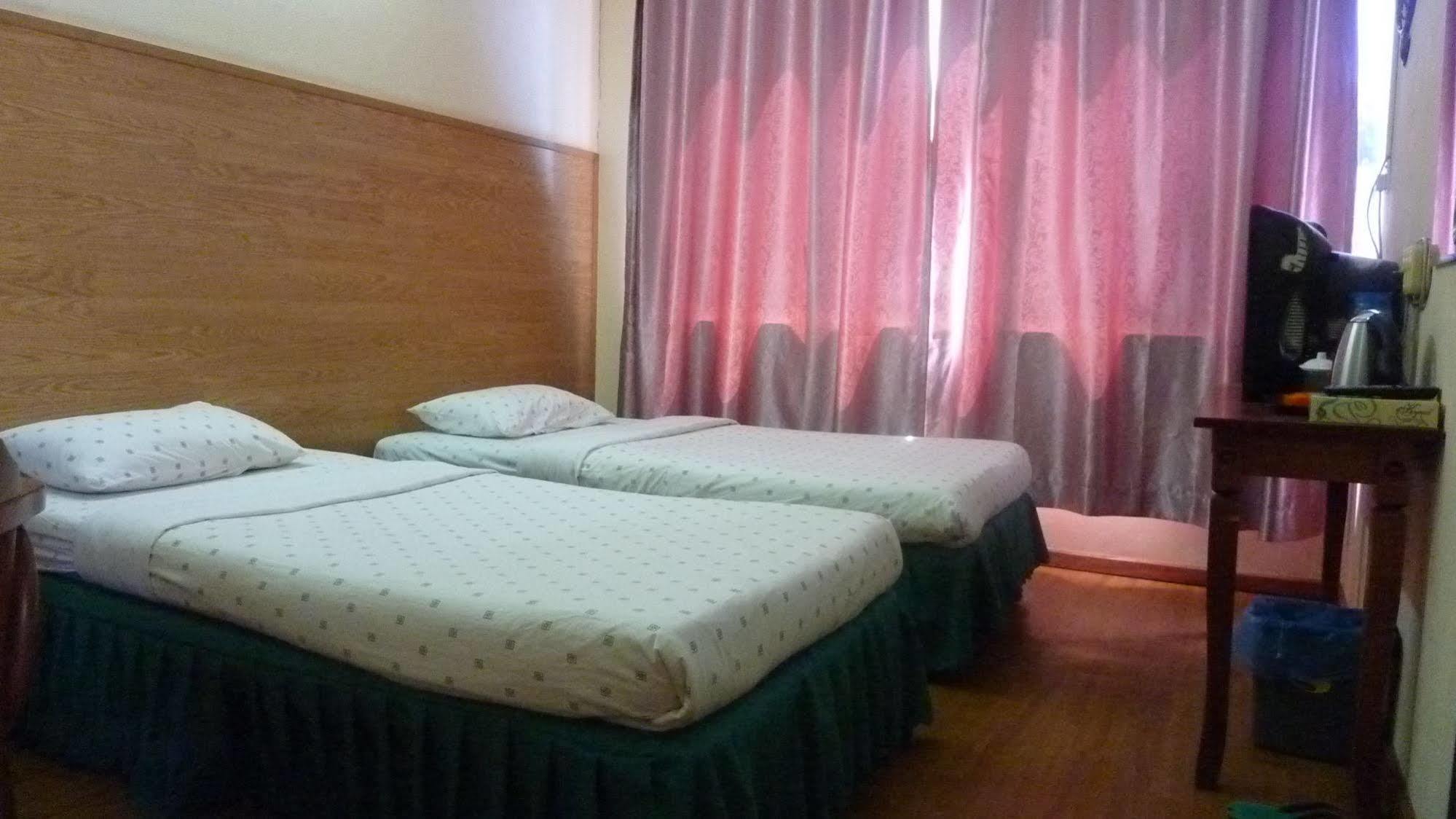 7 Hung Hung Inn โกตาคินาบาลู ภายนอก รูปภาพ